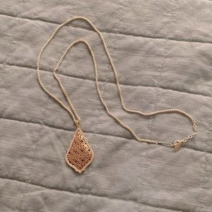 Kendra Scott necklace
